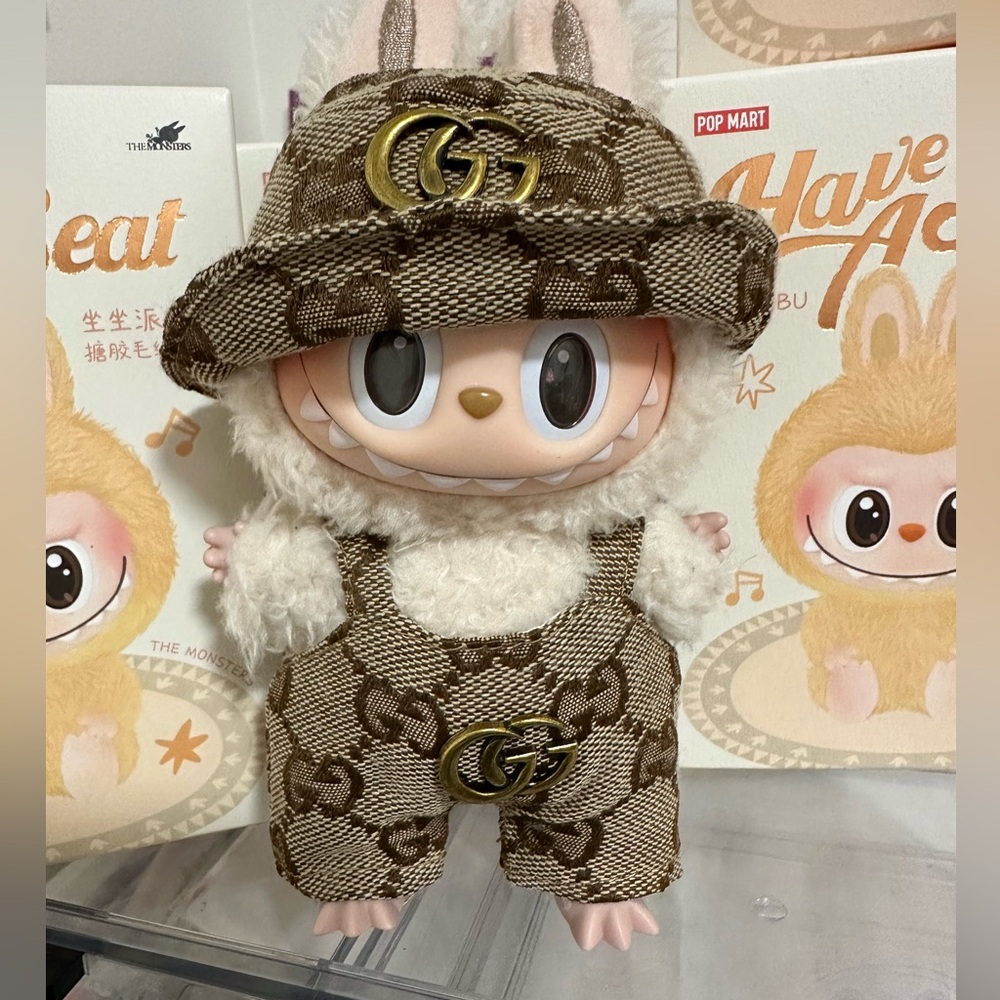 POPMART LABUBU clothes